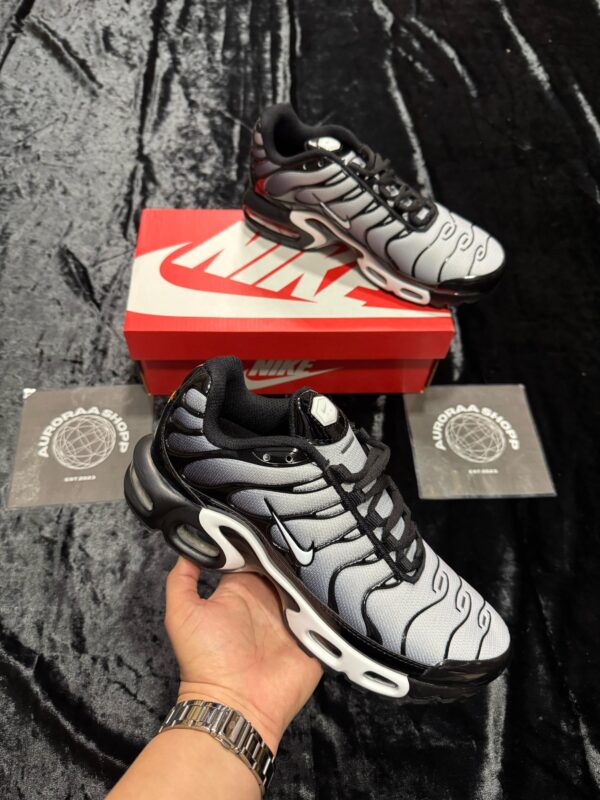 NIKE TN