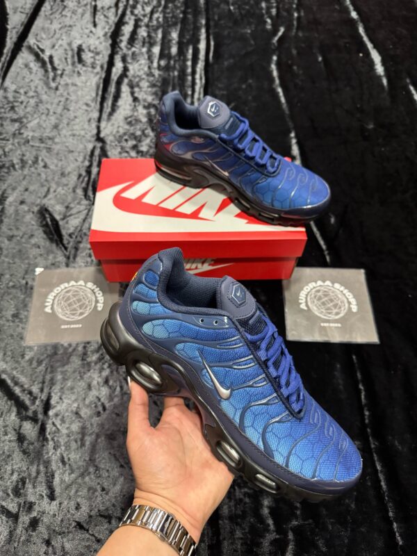 NIKE TN