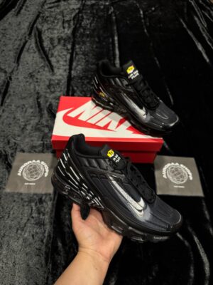 NIKE TN PLUS