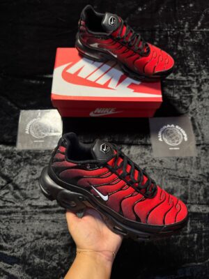 NIKE TN RED